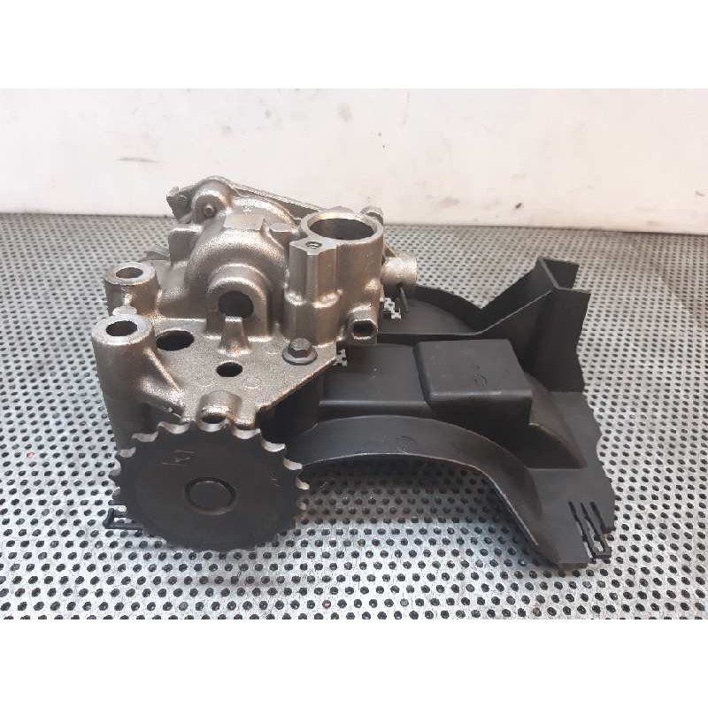 Recambio de bomba aceite para renault trafic caja cerrada (ab 4.01) l1h1 caja cerrada, corto referencia OEM IAM 8200345633  