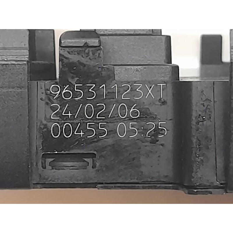 Recambio de mando elevalunas delantero izquierdo para peugeot 307 berlina (s2) xs + referencia OEM IAM 96531123XT - Negro 4