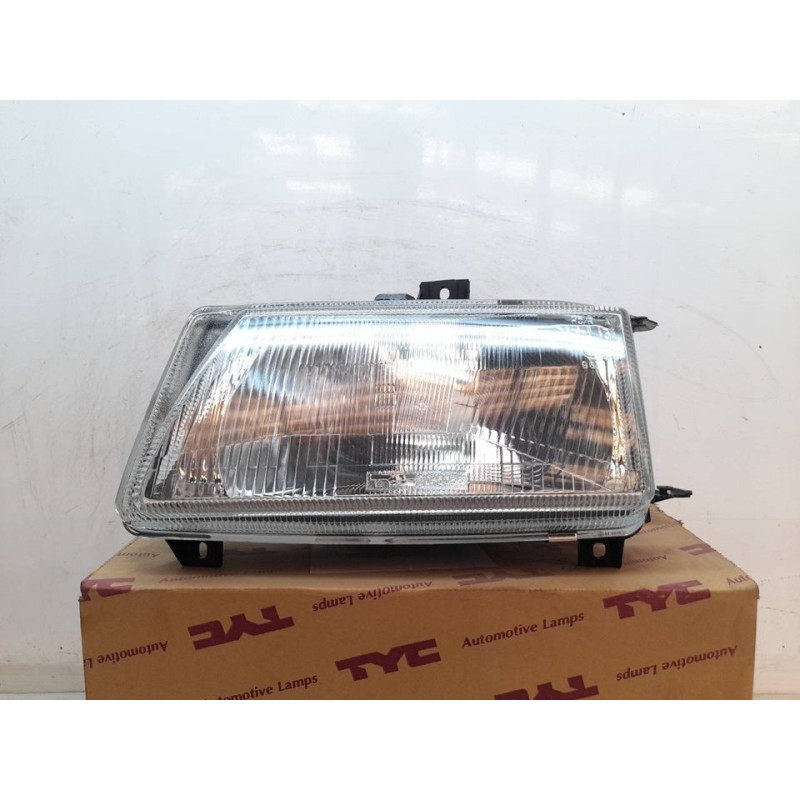 Recambio de faro izquierdo para seat ibiza (6k) referencia OEM IAM 205366082 28922 