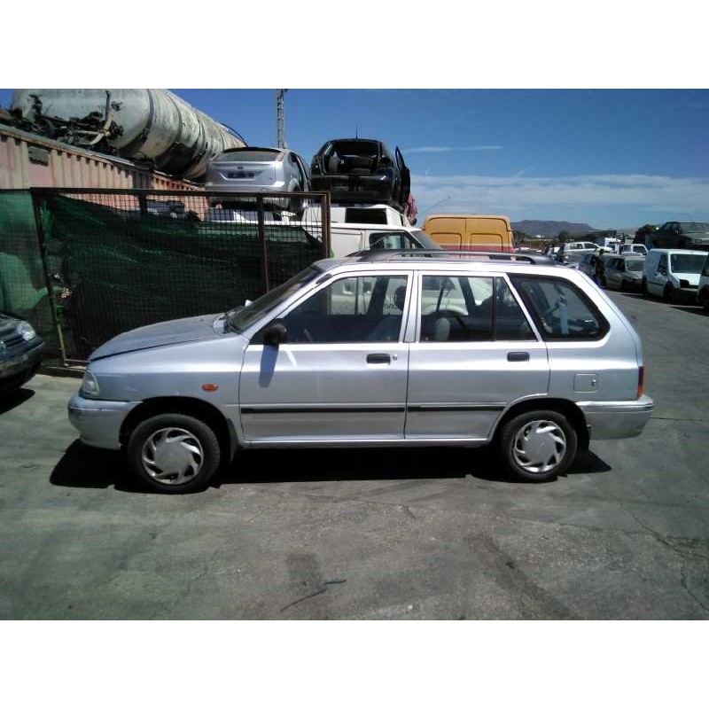 kia pride del año 2000
