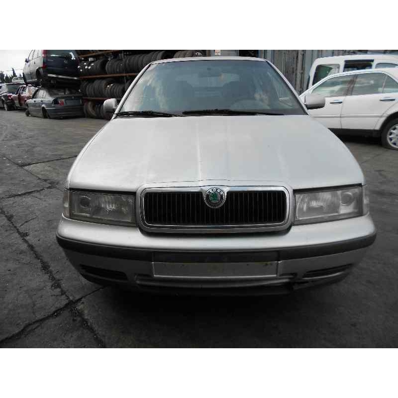 skoda octavia berlina (1u2) del año 1999