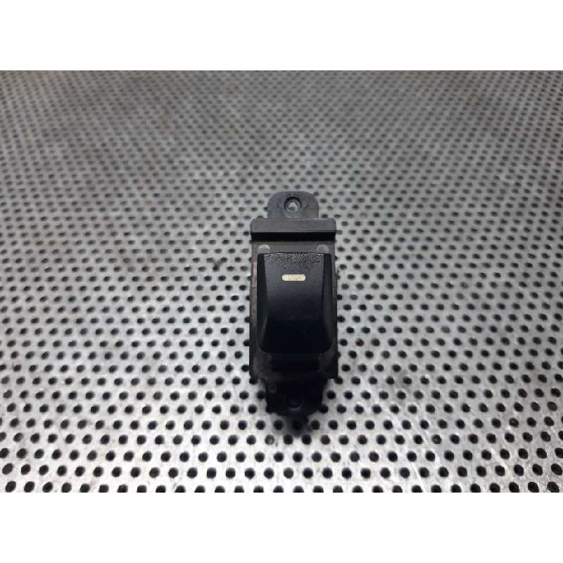 Recambio de mando elevalunas delantero derecho para kia rio 1.2 cat referencia OEM IAM   
