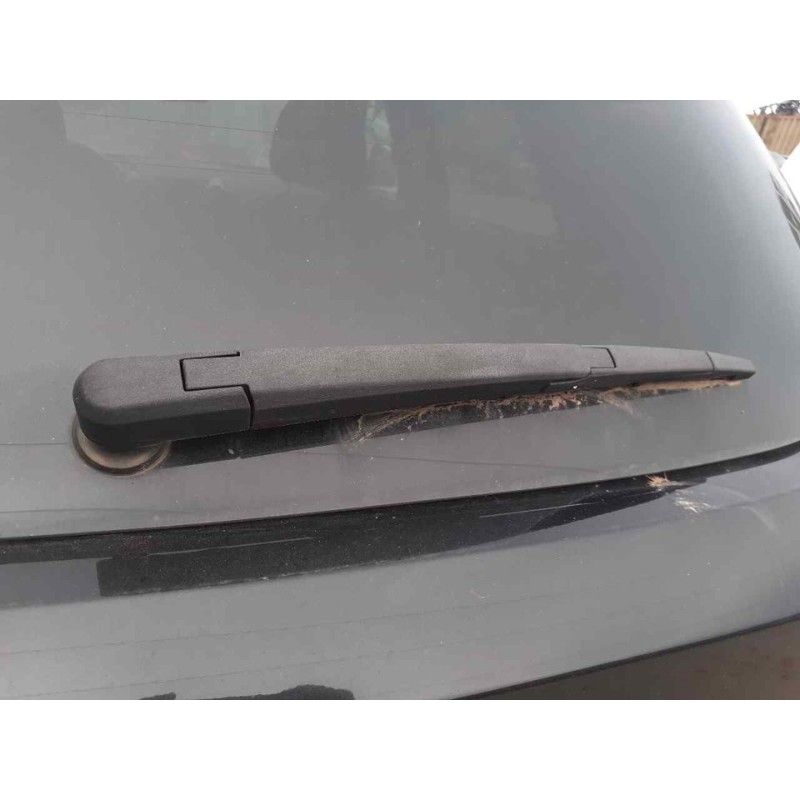 Recambio de brazo limpia trasero para ssangyong tivoli limited 4x2 referencia OEM IAM   
