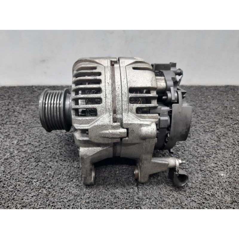 Recambio de alternador para volkswagen polo berlina (6n2) trendline referencia OEM IAM 045903023 124325012 