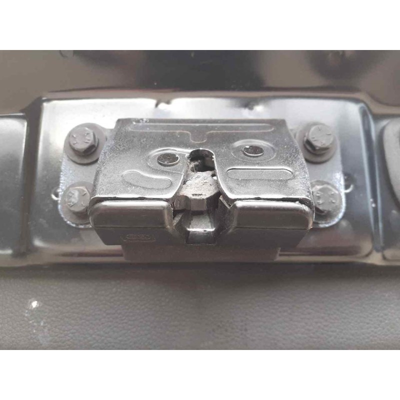 Recambio de cerradura maletero / porton para ssangyong tivoli limited 4x2 referencia OEM IAM   