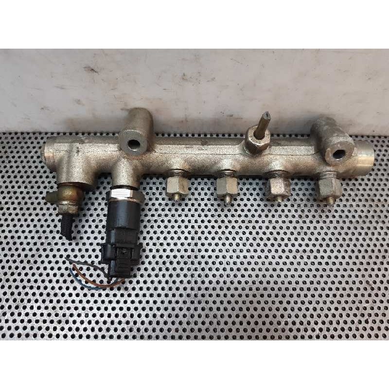 Recambio de rampa inyectora para opel astra h berlina cosmo referencia OEM IAM 0445214049  BOSCH