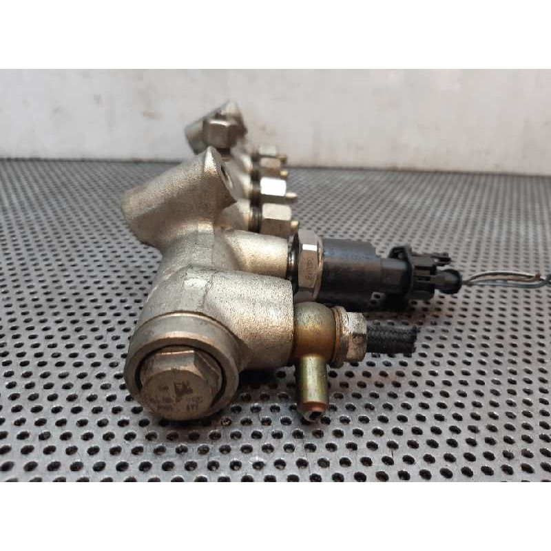 Recambio de rampa inyectora para opel astra h berlina cosmo referencia OEM IAM 0445214049  BOSCH 2