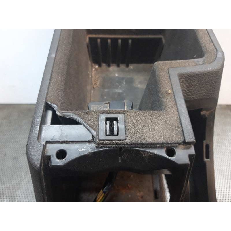 Recambio de apoyabrazos central para peugeot 407 sw st confort referencia OEM IAM - Negro 5