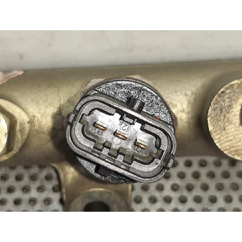 Recambio de rampa inyectora para opel astra h berlina cosmo referencia OEM IAM 0445214049  BOSCH 3