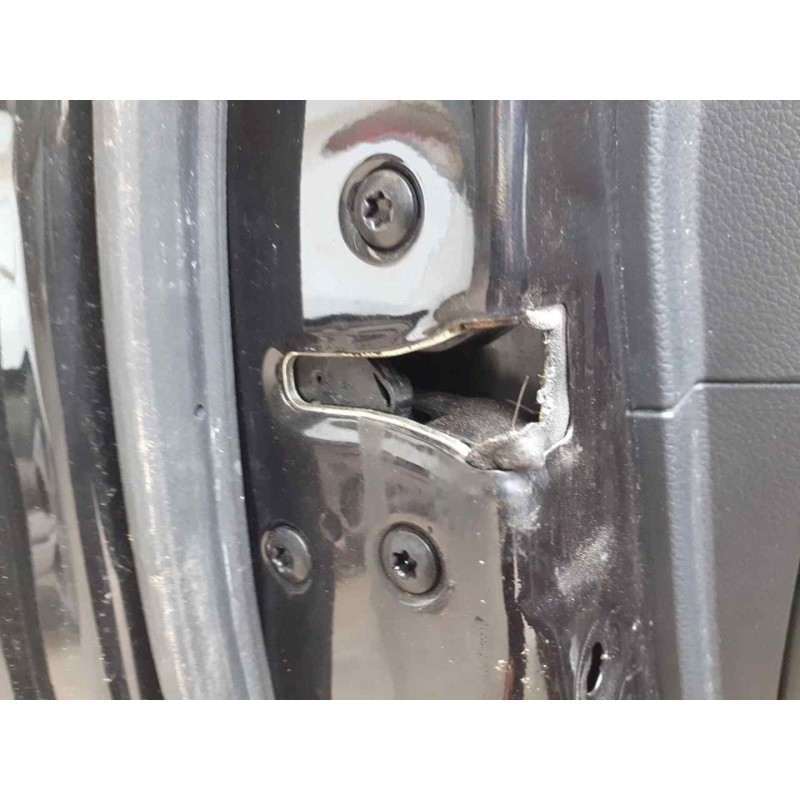 Recambio de cerradura puerta trasera izquierda para ssangyong tivoli limited 4x2 referencia OEM IAM   