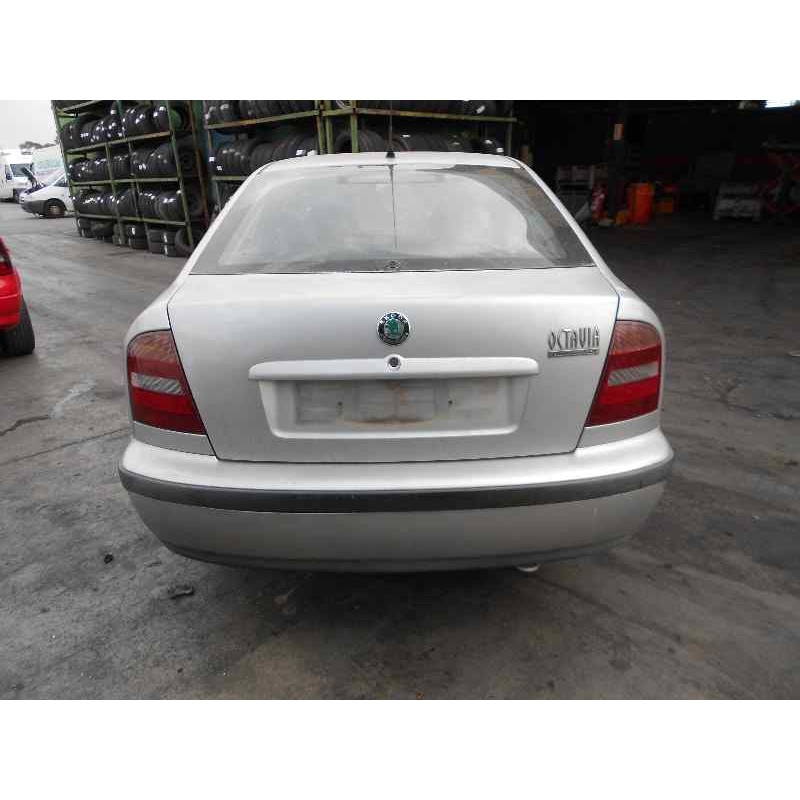 skoda octavia berlina (1u2) del año 1999