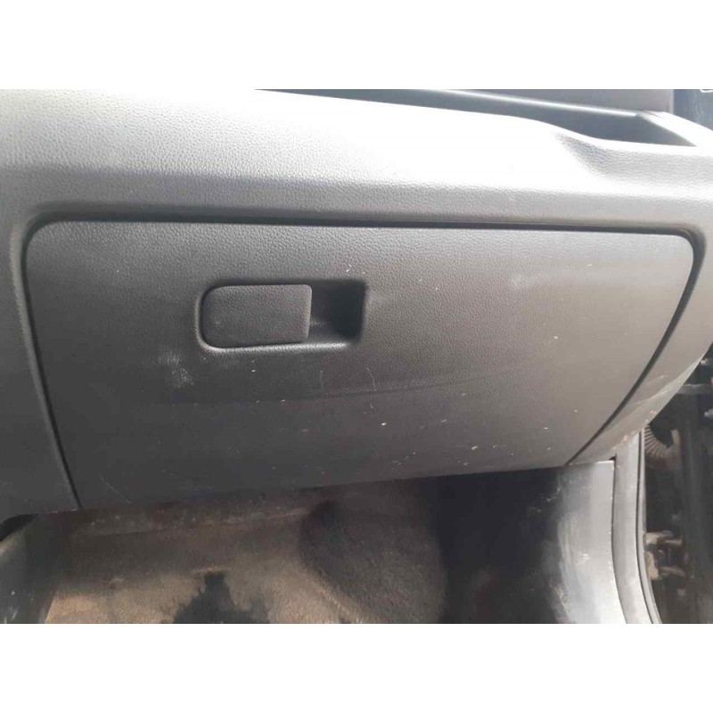 Recambio de guantera para ssangyong tivoli limited 4x2 referencia OEM IAM   