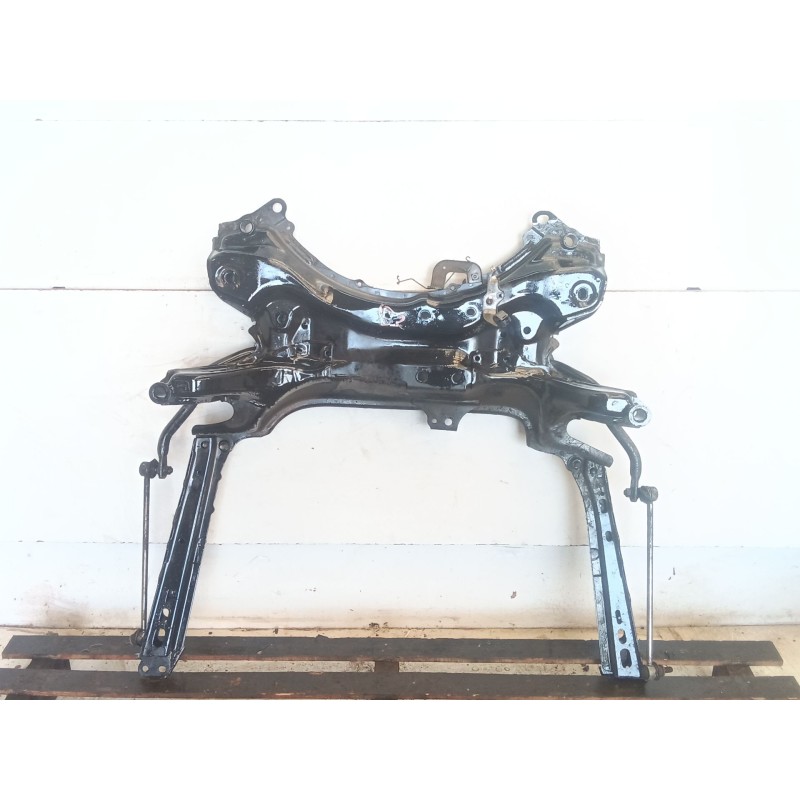 Recambio de puente delantero para toyota auris hybrid active referencia OEM IAM   