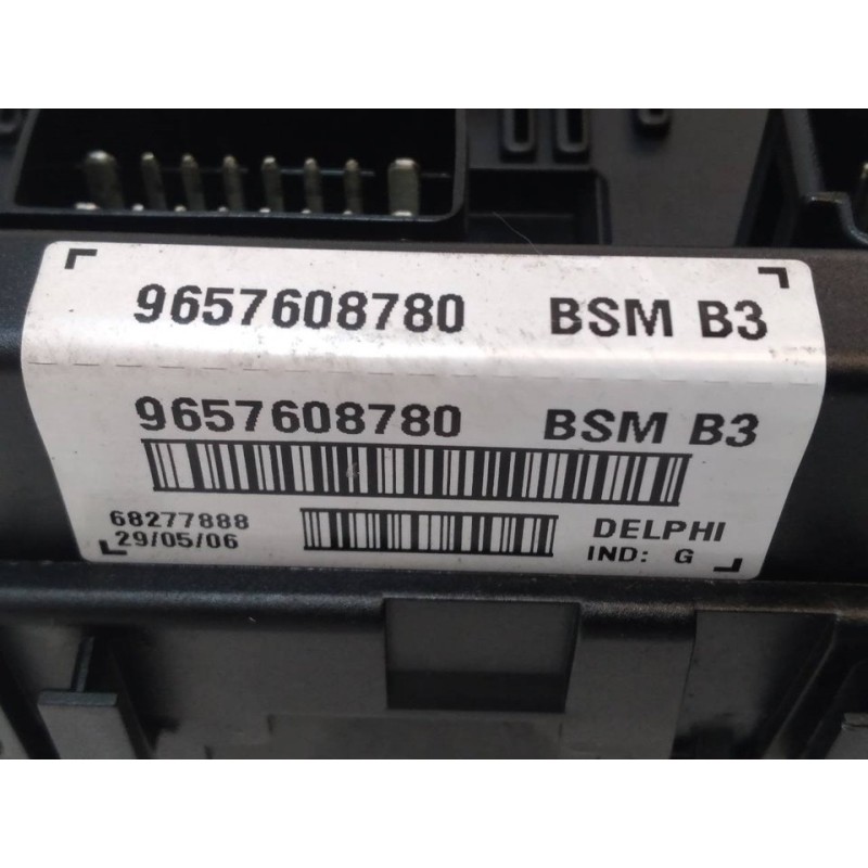 Recambio de caja reles / fusibles para peugeot 206 berlina xs-line referencia OEM IAM 9657608780 - Gris 3