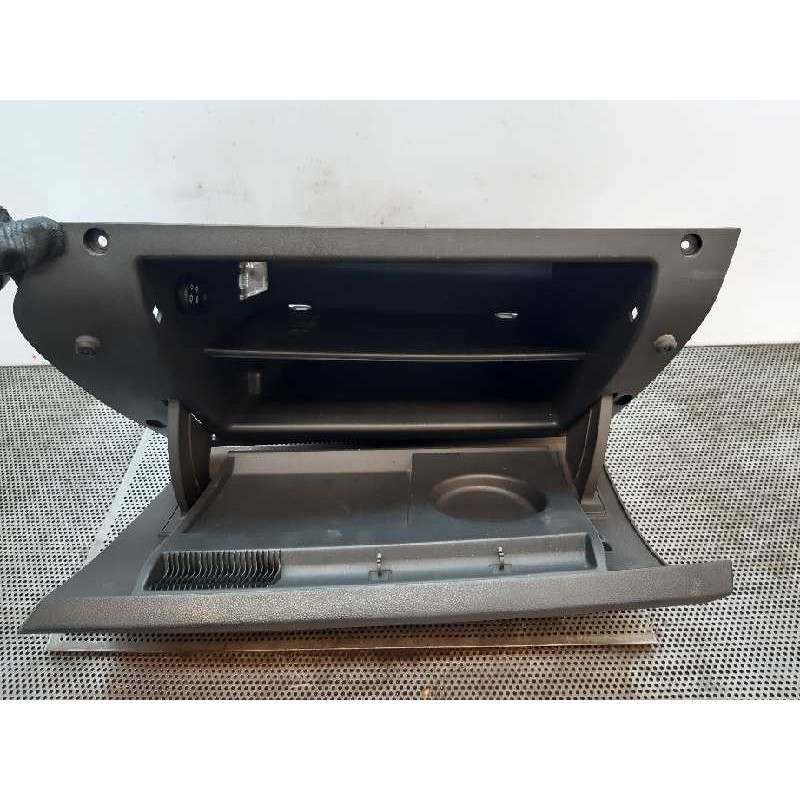 Recambio de guantera para opel astra h berlina cosmo referencia OEM IAM 3