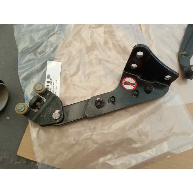 Recambio de soporte / guia puerta corredera para opel vivaro furgón l express referencia OEM IAM 98080758 - Blanco 5