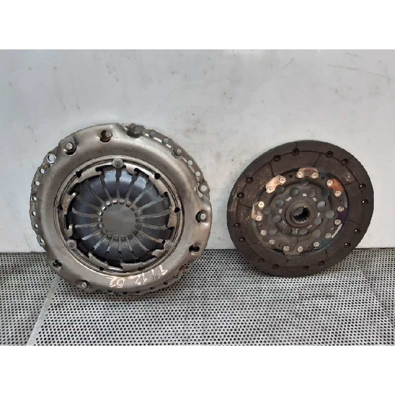 Recambio de kit embrague para opel astra h berlina cosmo referencia OEM IAM   LUK