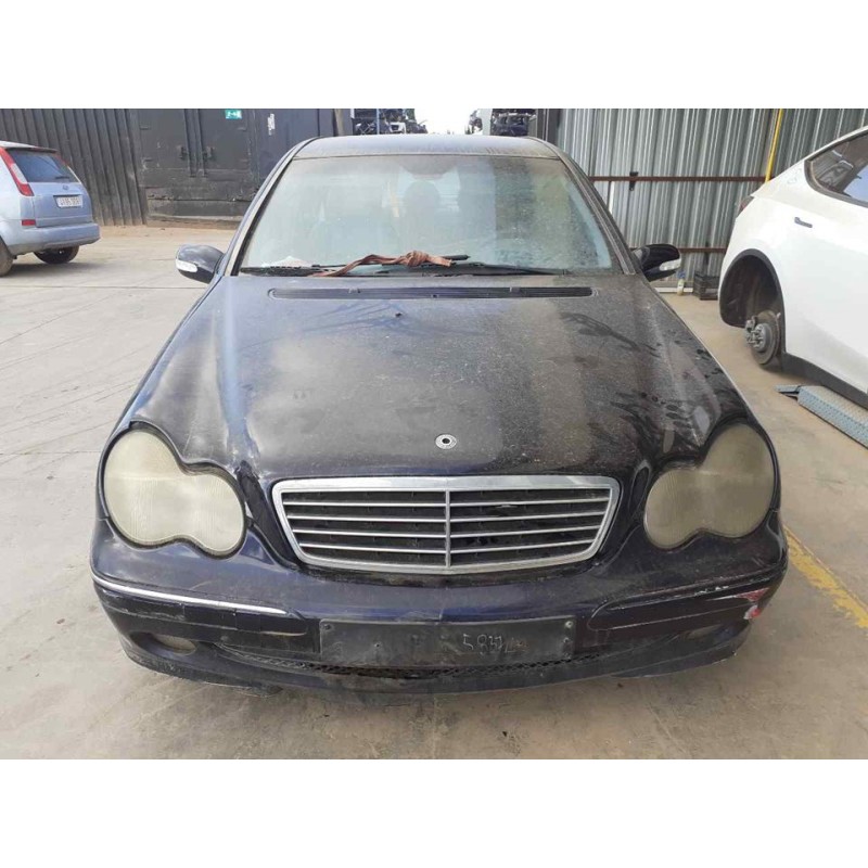 mercedes-benz clase c (w203) berlina del año 2001