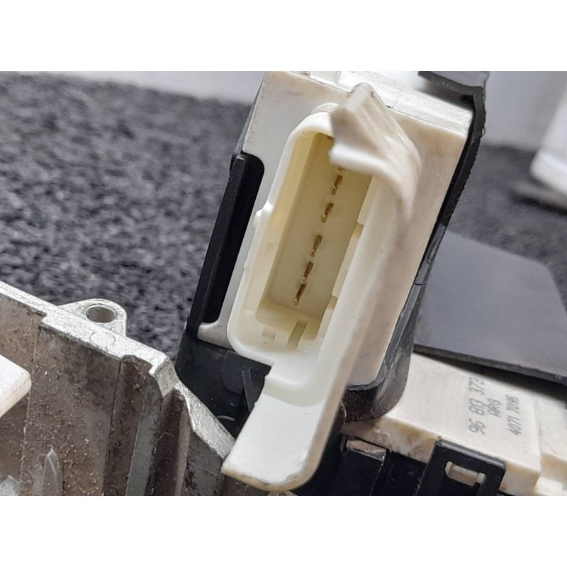 Recambio de cerradura puerta trasera izquierda para peugeot 407 sw st confort referencia OEM IAM 9681337380 - Negro 5