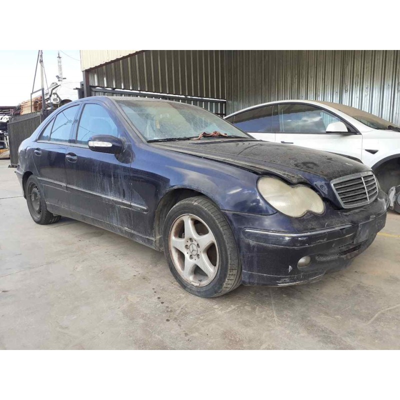 mercedes-benz clase c (w203) berlina del año 2001