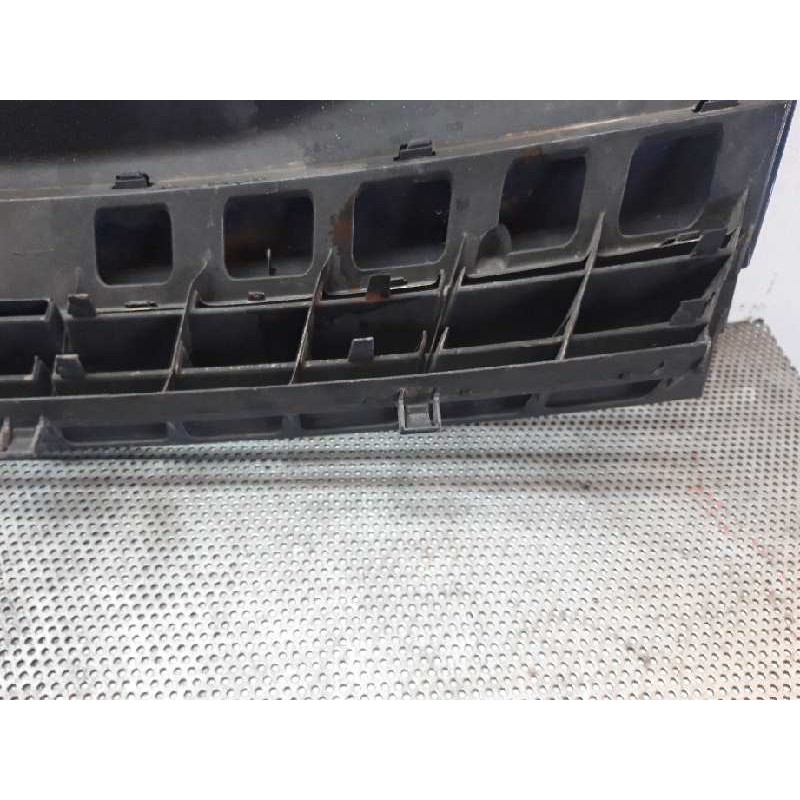 Recambio de rejilla delantera para opel astra h berlina cosmo referencia OEM IAM - Azul 6