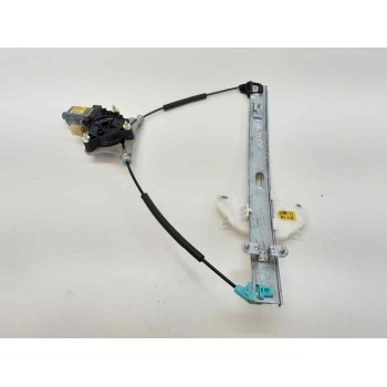 ELEVALUNAS DELANTERO DERECHO 82460H8000 