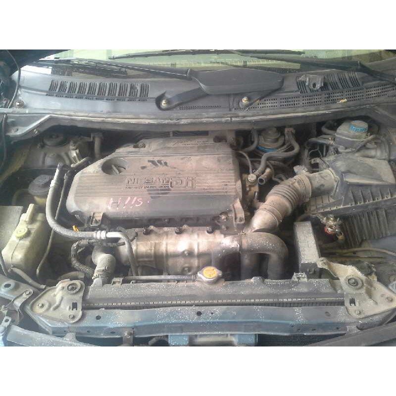 nissan almera tino (v10m) del año 2001
