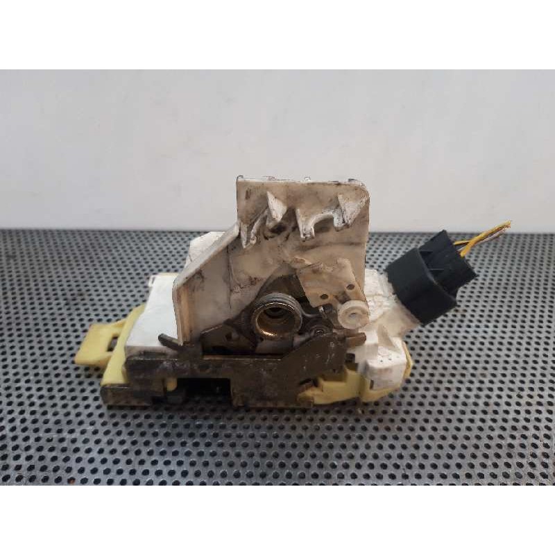 Recambio de cerradura puerta trasera izquierda para ford mondeo berlina (gd) ambiente referencia OEM IAM 3