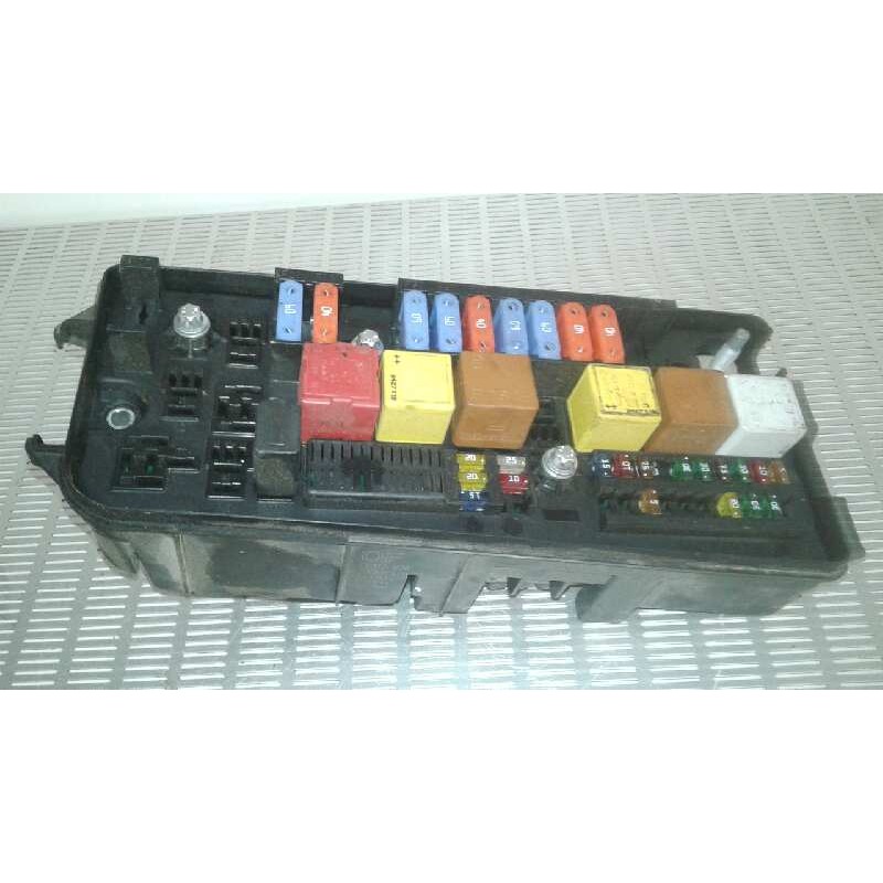 Recambio de caja reles / fusibles para opel vectra c berlina comfort referencia OEM IAM 13172979 519067201 