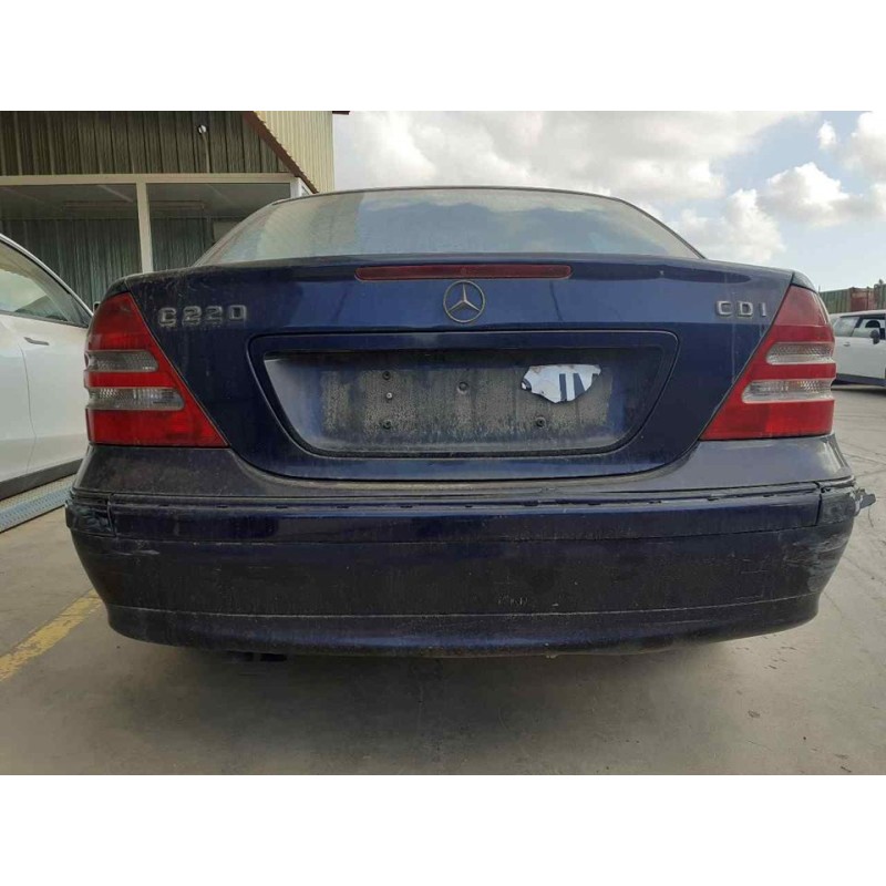 mercedes-benz clase c (w203) berlina del año 2001