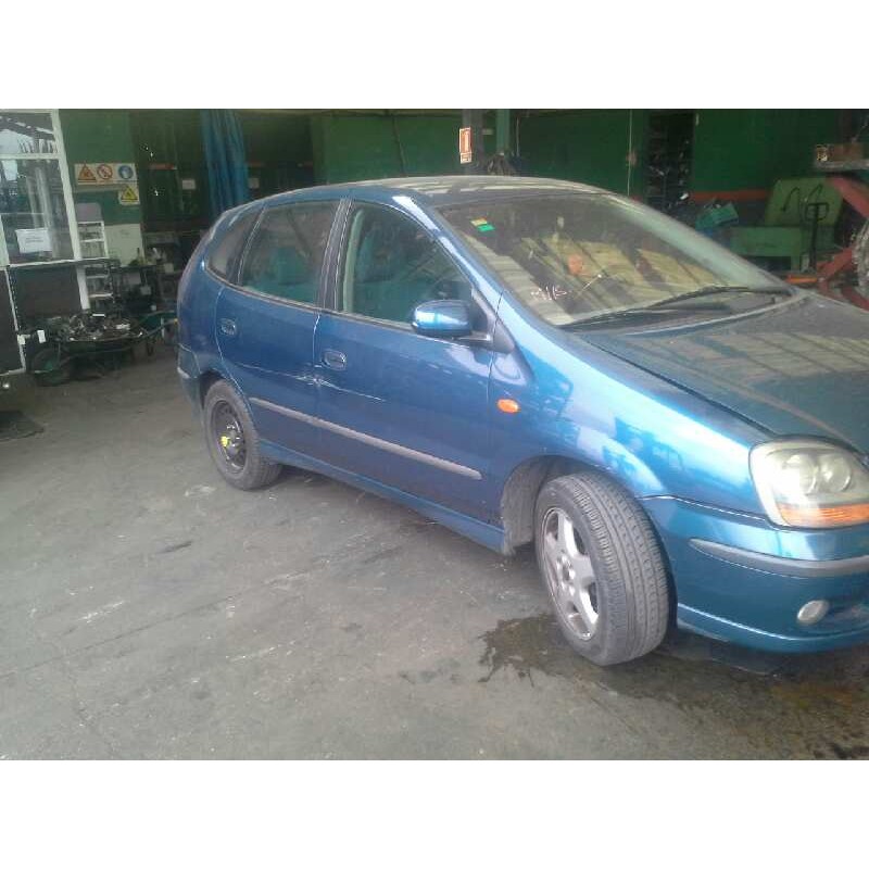 nissan almera tino (v10m) del año 2001
