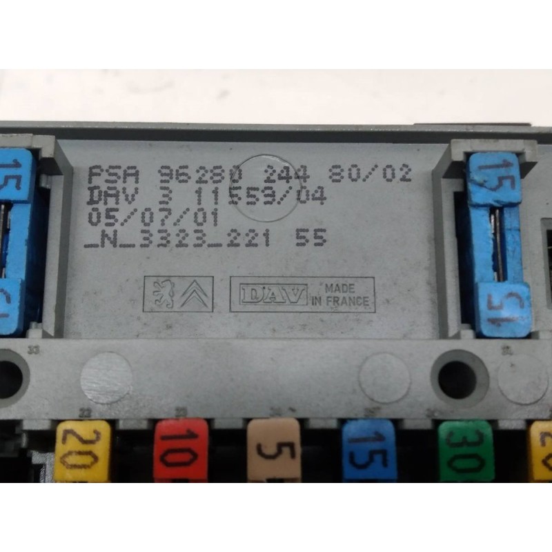 Recambio de caja reles / fusibles para citroën xsara picasso 2.0 hdi referencia OEM IAM 9628024480 31155904 - Gris 3
