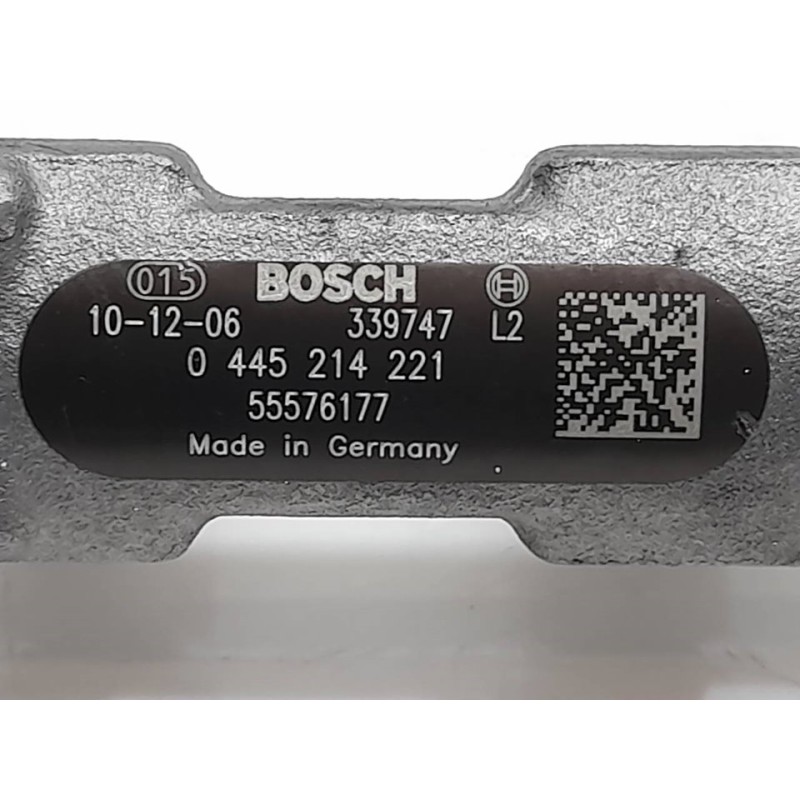Recambio de rampa inyectora para opel astra j lim. sport referencia OEM IAM 0445214221  BOSCH - Rojo 2