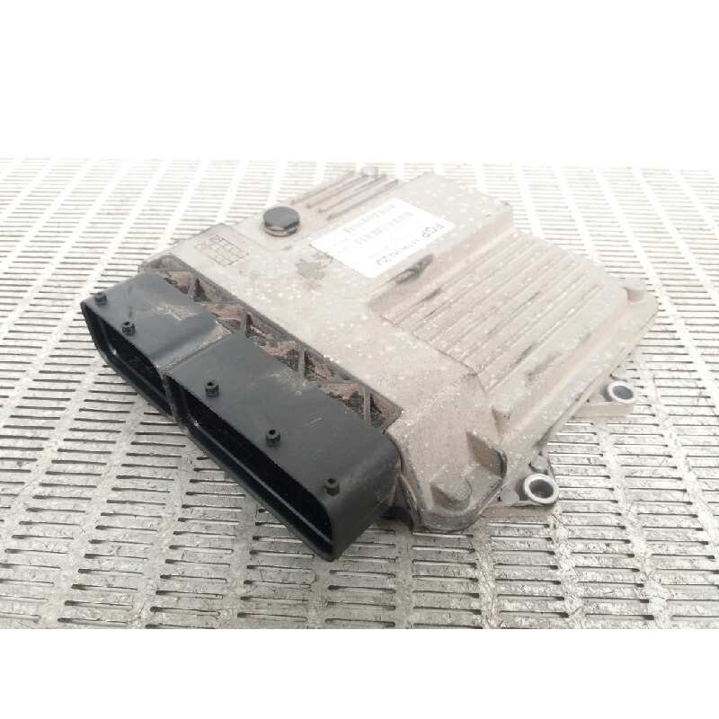 Recambio de centralita motor uce para opel corsa c 1.3 16v cdti cat (z 13 dt / ln9) referencia OEM IAM 55196352ZJ 5FPS4XT4G - Blanco