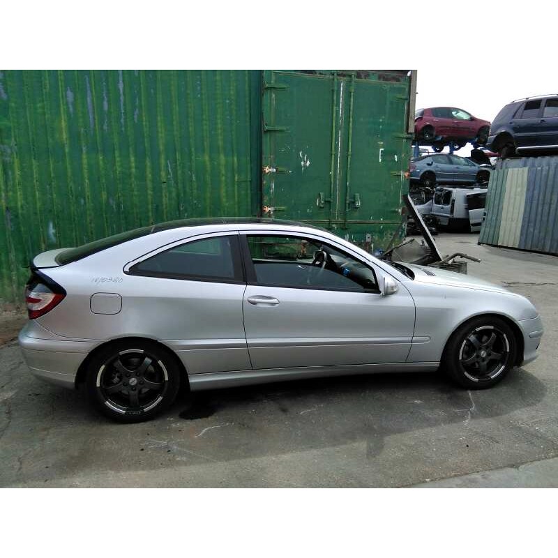 mercedes-benz clase c (w203) sportcoupe del año 2001