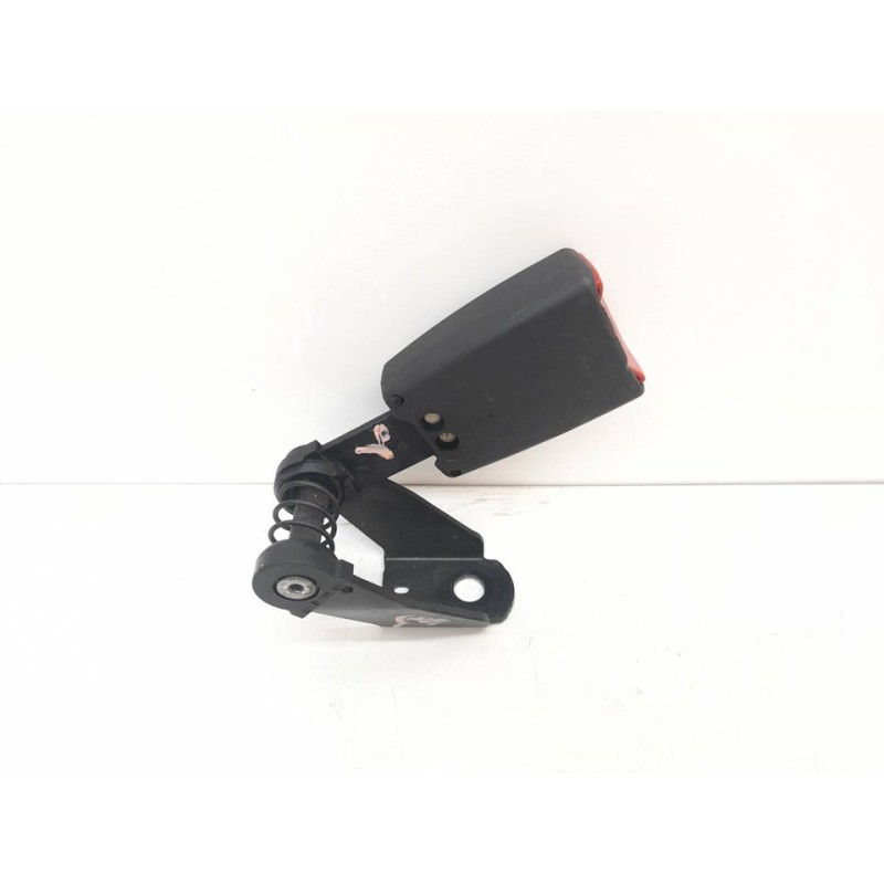 Recambio de enganche cinturon trasero izquierdo para bmw serie 5 berlina (e39) 525tds referencia OEM IAM 8176515 58059 G13896