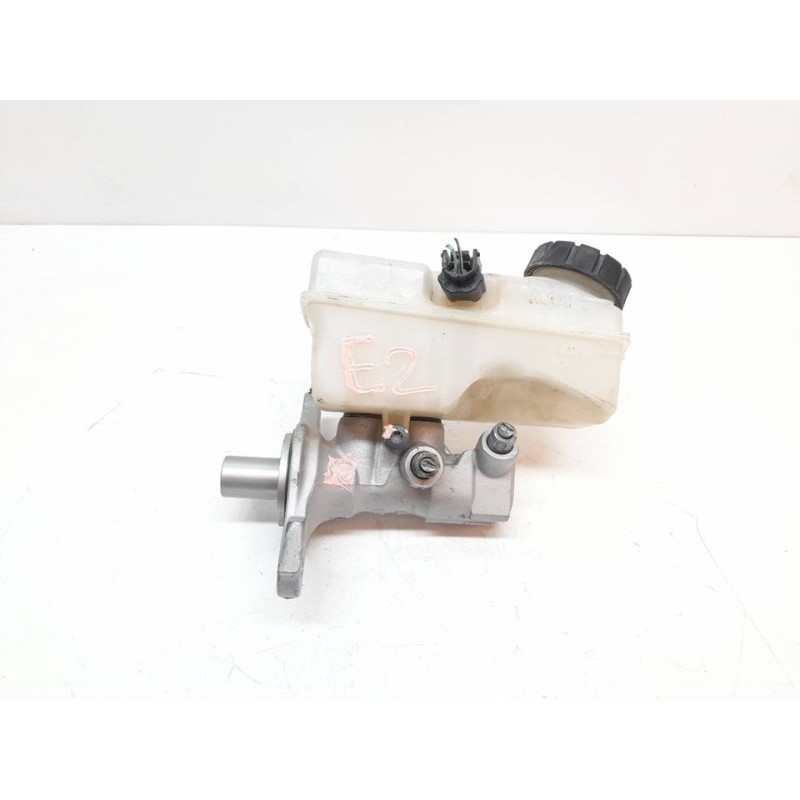 Recambio de bomba freno para dacia sandero stepway referencia OEM IAM 8304  