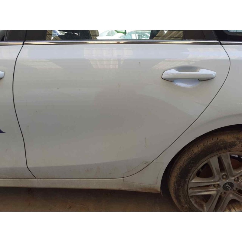 Recambio de puerta trasera izquierda para kia ceed (cd) 1.6 crdi 115 referencia OEM IAM - Blanco 3