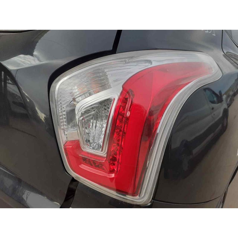 Recambio de piloto trasero derecho para ssangyong tivoli limited 4x2 referencia OEM IAM   