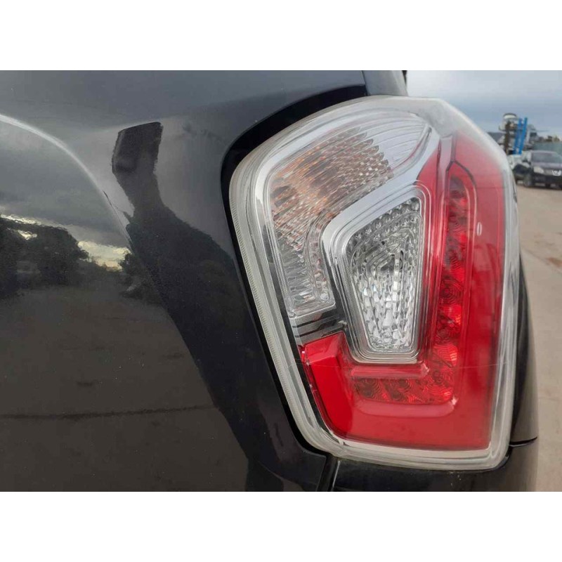 Recambio de piloto trasero derecho para ssangyong tivoli limited 4x2 referencia OEM IAM 2
