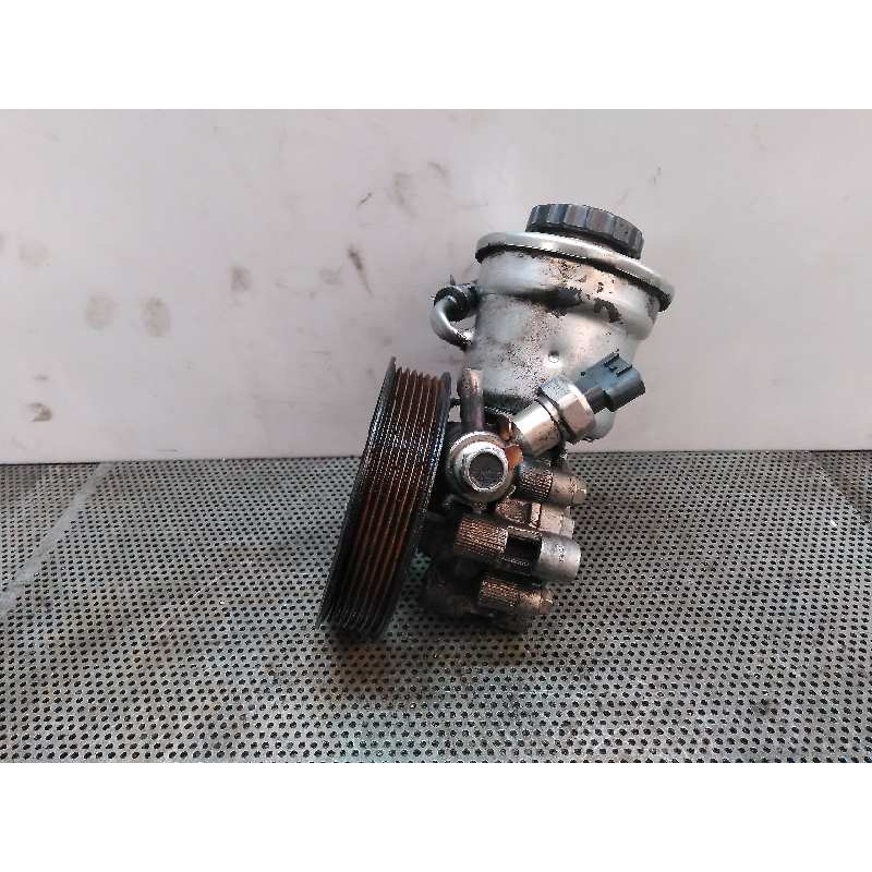 Recambio de bomba direccion para toyota corolla verso (r1) 2.2 turbodiesel cat referencia OEM IAM U7H08716  
