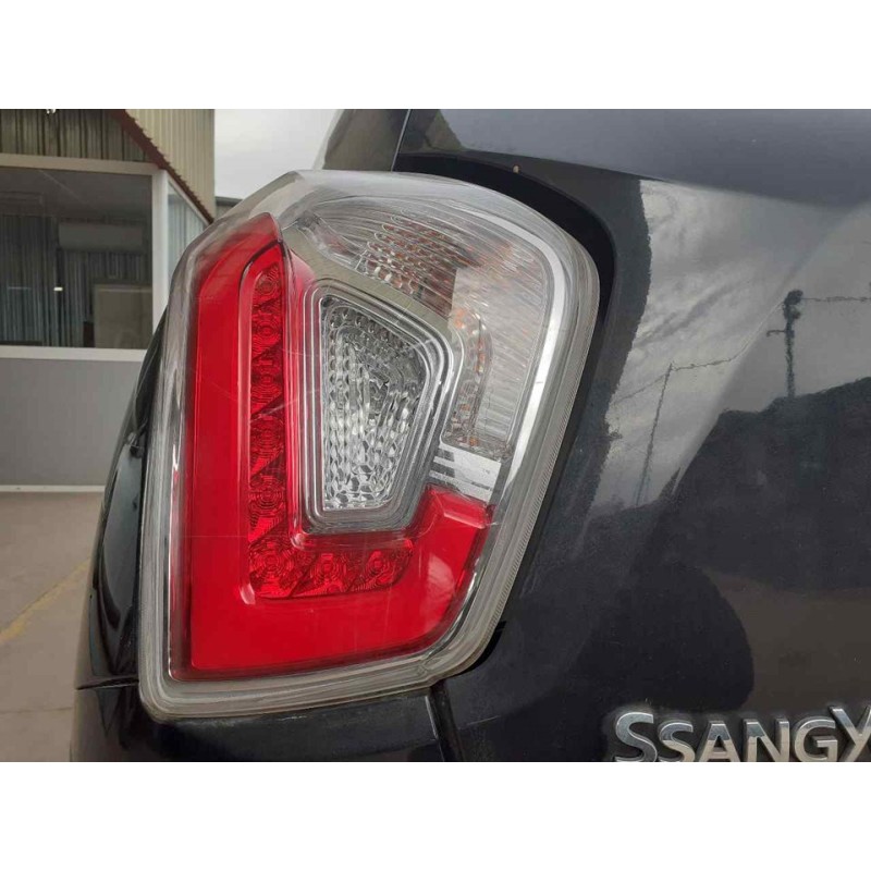 Recambio de piloto trasero izquierdo para ssangyong tivoli limited 4x2 referencia OEM IAM 2