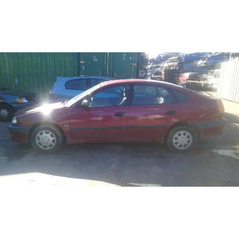 toyota avensis berlina (t 22) del año 1998