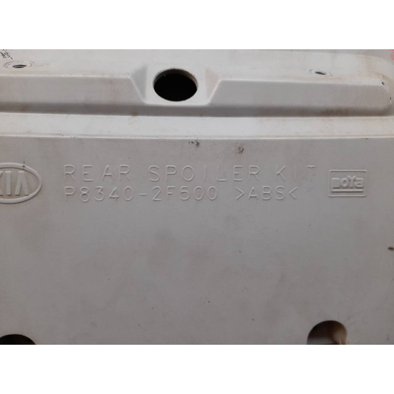 Recambio de aleron trasero para kia cerato referencia OEM IAM P83402F500 3