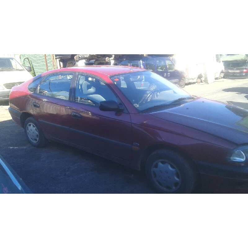 toyota avensis berlina (t 22) del año 1998
