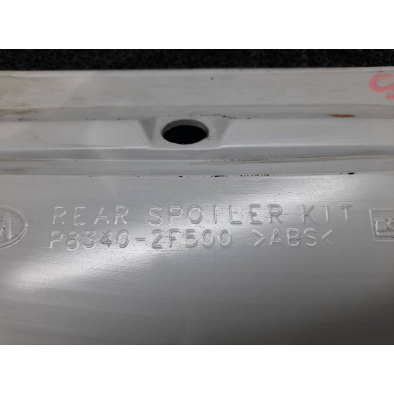 Recambio de aleron trasero para kia cerato referencia OEM IAM P83402F500 3