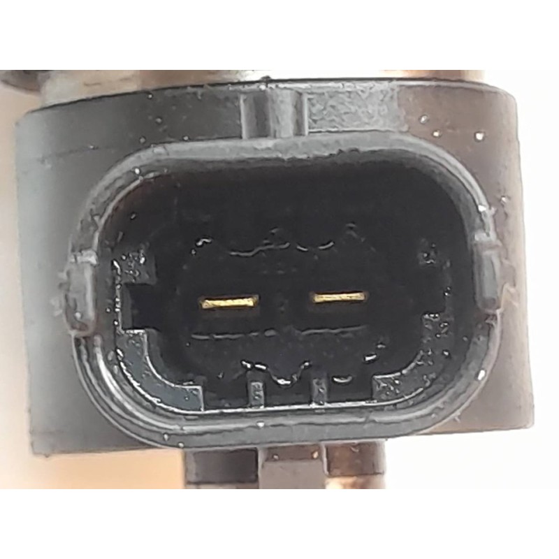 Recambio de inyector para opel astra j lim. sport referencia OEM IAM 0445110327  BOSCH - Rojo 2