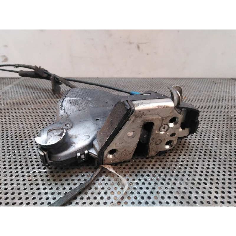 Recambio de cerradura puerta delantera derecha para toyota corolla verso (r1) 2.2 turbodiesel cat referencia OEM IAM - Blanco 2