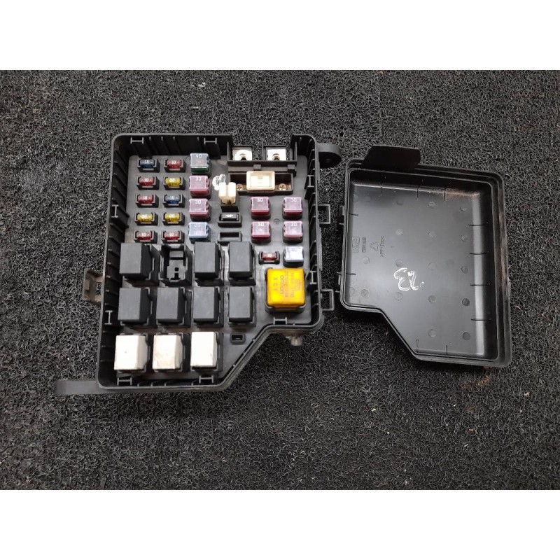 Recambio de caja reles / fusibles para hyundai santa fe (sm) 2.7 gls full 4x4 referencia OEM IAM 9121326000 0204080138 912882620