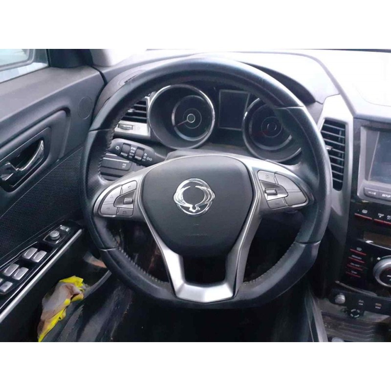 Recambio de volante para ssangyong tivoli limited 4x2 referencia OEM IAM   